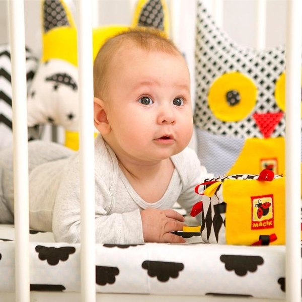 Брязкальце-кубик Масік Black & White (МС 010501-01) - Pampik - 5