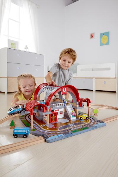 Дитяча залізниця Hape Станція Гранд Сіті (E3725) - Pampik - 9