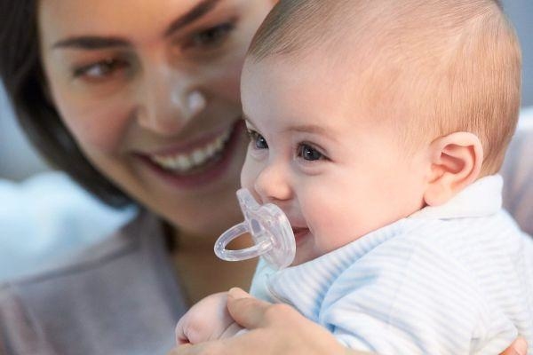 Силіконова пустушка Chicco Physio Soft, 6-12 міс., білий (01809.01) - Pampik - 3