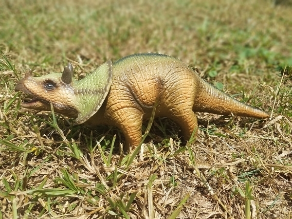 Фігурка Lanka Novelties Динозавр Тріцератопс, 32 см (21222) - Pampik - 3