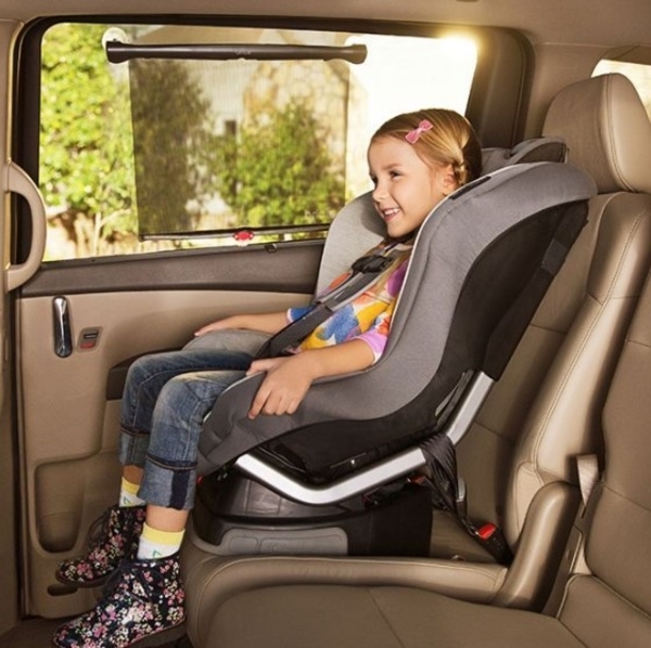 Сонцезахисна шторка в автомобіль Munchkin, 1 шт. (11046) - Pampik - 4