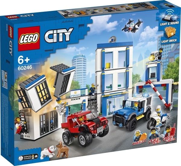 

Конструктор LEGO City Police Полицейский участок, 743 детали (60246