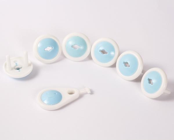 Заглушки на розетки Курносики, з ключем, 6 шт., блакитний (7187) - Pampik - 3