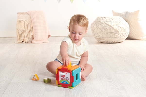 Розвиваюча іграшка-сортер Tiny Love Куб (1504300030) - Pampik - 8