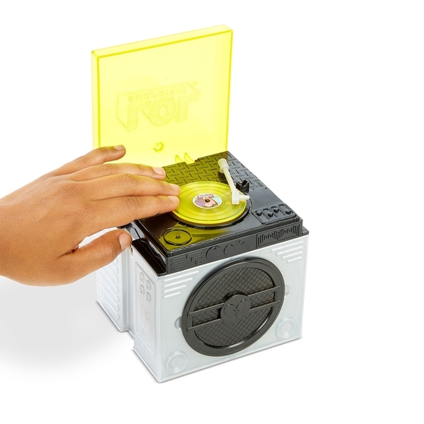 Акційний ігровий набір з двох ляльок L.O.L Surprise W1 серії Remix Hairflip Музичний сюрприз (566960-А) - Pampik - 6