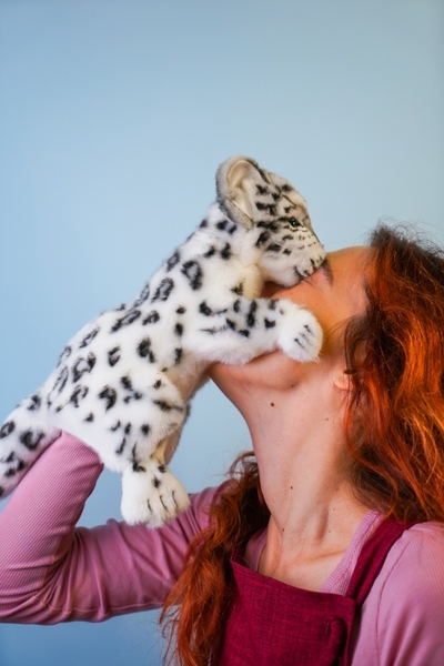 Мягкая игрушка на руку Hansa Puppet Снежный барс, 32 см (7502) - Pampik - 6