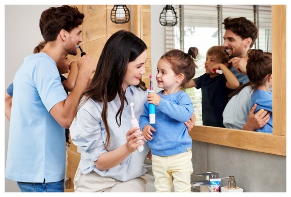 Електрична зубна щітка Oral-B Kids Найкращі мультфільми Pixar з футляром, м'яка - Pampik - 12