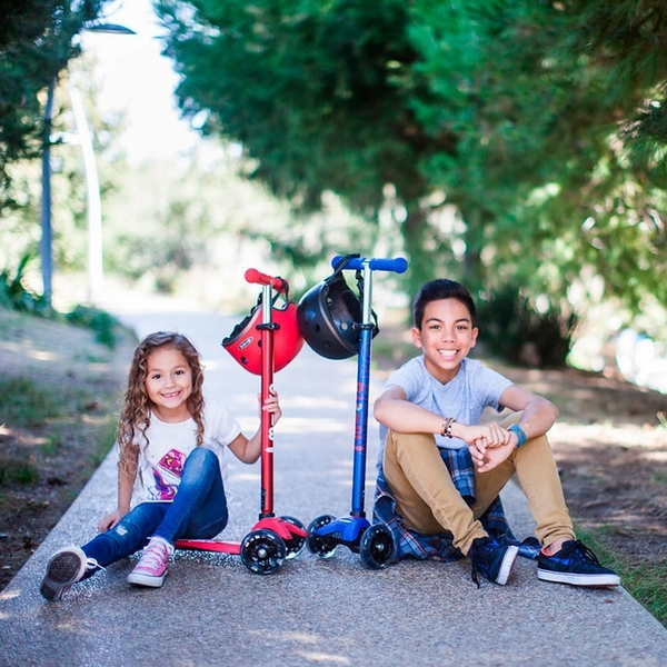 Самокат Micro Maxi Deluxe LED, з підсвічуванням, синій з червоним (MMD067) - Pampik - 9