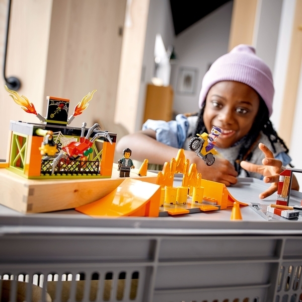 Конструктор LEGO City Stuntz Каскадерський парк (60293) - Pampik - 10