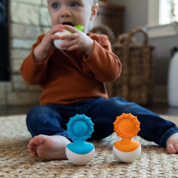 Прорізувач-неваляшка Fat Brain Toys Dimpl Wobbl, помаранчевий (F2172ML) - Pampik - 10