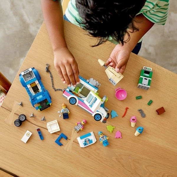 Конструктор LEGO City Погоня поліції за вантажівкою з морозивом, 317 деталей (60314) - Pampik - 4