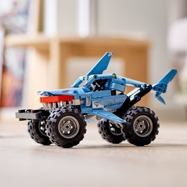 Конструктор LEGO Technic Monster Jam Megalodon, 260 деталей (42134) - Pampik - 6