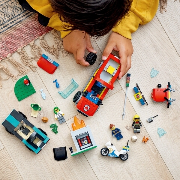 Конструктор LEGO City Пожарная бригада и полицейская погоня, 295 деталей (60319) - Pampik - 7