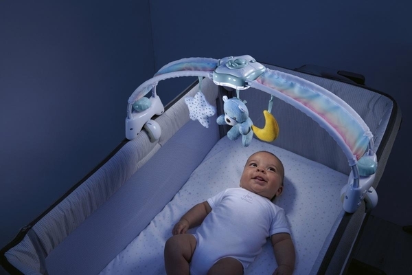 Іграшка на ліжечко Chicco Райдужне сяйво, блакитний (10473.20) - Pampik - 3