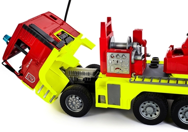 Пожежна машина Bruder MAN TGA, зі світло-звуковим модулем та шоломом, червоний (01760) - Pampik - 4