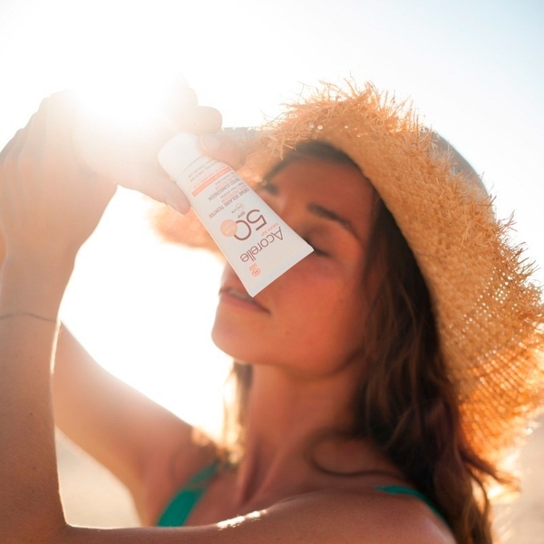 Сонцезахисний крем для обличчя Acorelle SPF 50 Абрикос з тонуючим ефектом, органічний, 50 мл - Pampik - 6