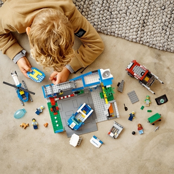Конструктор LEGO City Поліцейська ділянка, 668 деталей (60316) - Pampik - 5
