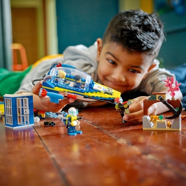 Конструктор LEGO City Missions Детективні місії водної поліції (60355) - Pampik - 8