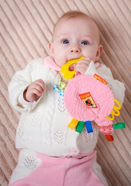 Набір Масік: іграшка-обнімашка і іграшка-забавка з прорезивателей Зайчик (МС 150401-04) - Pampik - 9