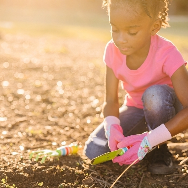 Лопатка та грабельки Melissa&Doug Щаслива бабка (MD6281) - Pampik - 6