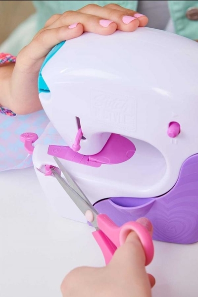 Ігровий набір швейна машинка з аксессуарами Spin Master Cool Maker Fashion Studio (SM37560) - Pampik - 7