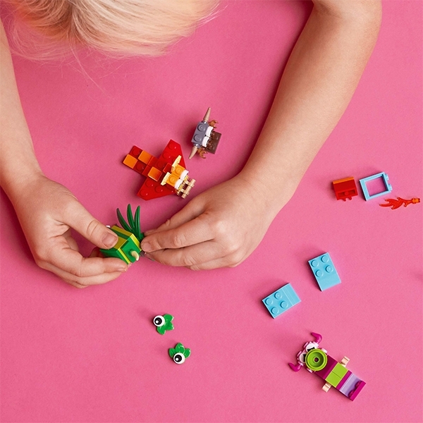 Конструктор LEGO Classic Оригінальні монстри, 140 деталей (11017) - Pampik - 4