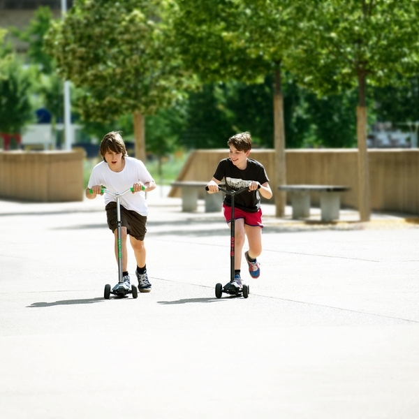 Самокат Micro Maxi PRO Deluxe, чорно-червоний (MMD087) - Pampik - 10