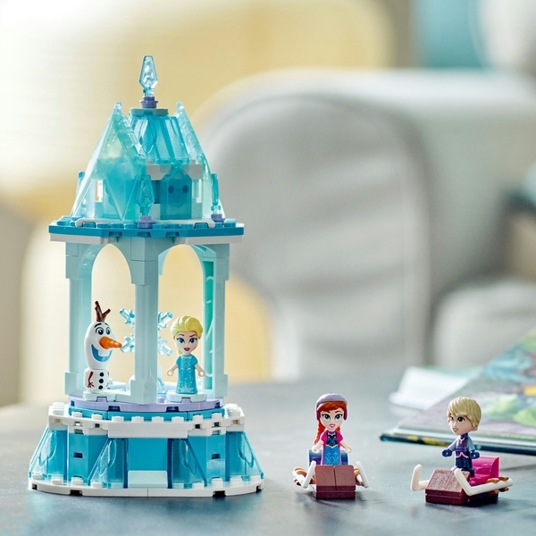 Конструктор LEGO Disney Чарівна карусель Анни й Ельзи, 175 деталей (43218) - Pampik - 10