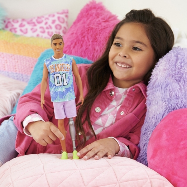 Кукла Barbie Fashionistas Кен с протезом (HJT11) - Pampik - 5