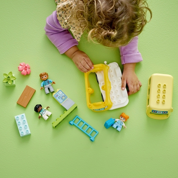 Конструктор LEGO DUPLO Поїздка автобусом, 16 деталей (10988) - Pampik - 8