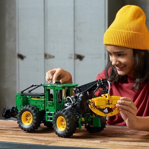 Конструктор LEGO Technic Трелювальний трактор "John Deere" 948L-II, 1492 деталі (42157) - Pampik - 2