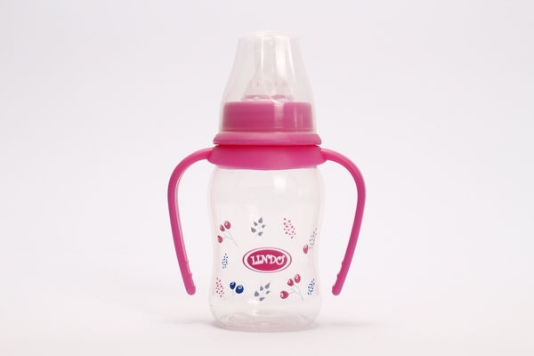 Пляшка для годування вигнута 125 мл з ручками та силіконовою соскою ТМ "Lindo", рожевий (шт) Li 146 - Pampik