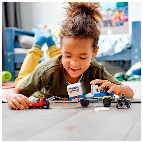 Подарунок. Конструктор LEGO City Police Транспорт для перевезення злочинців, 244 дет (60276) - Pampik - 8