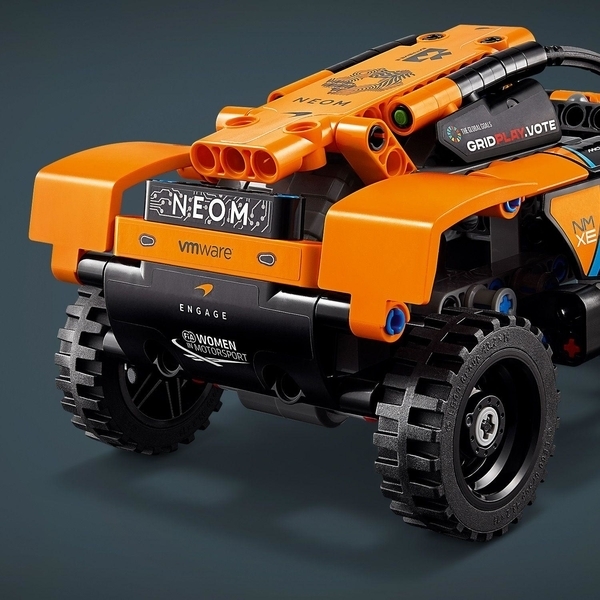 Конструктор LEGO Technic Автомобіль для гонок Neom McLaren Extreme E, 252 деталі (42166) - Pampik - 6