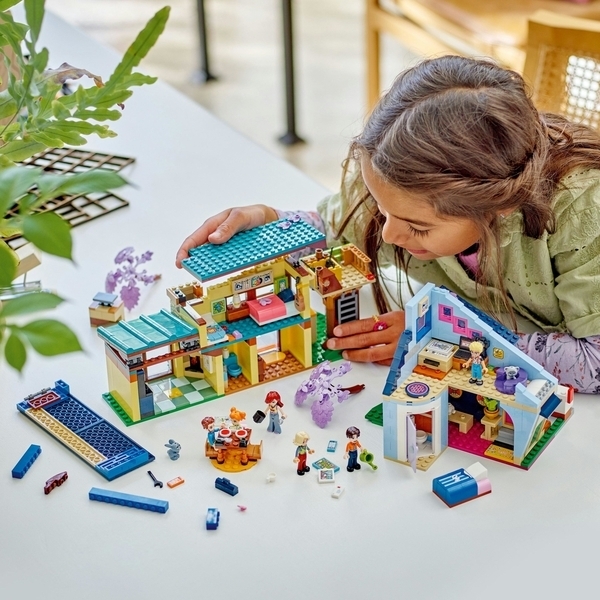 Конструктор LEGO Friends Сімейні будинки Оллі та Пейслі, 1126 деталей (42620) - Pampik - 8