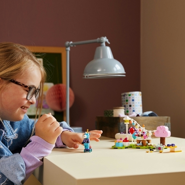 Конструктор LEGO Animal Crossing Вечірка з нагоди дня народження Julian, 170 деталей (77046) - Pampik - 8