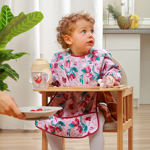 Нагрудник з довгим рукавом BabyOno Квіточки, від 2 років, 85x42 см (1476/01) - Pampik - 5