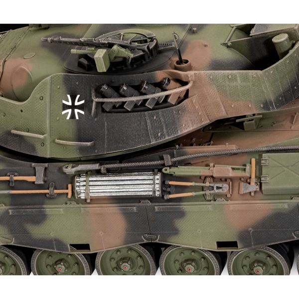 Сборная модель Revell Танк Leopard 1A5, уровень 4, масштаб 1:35, 260 деталей (RVL-03320) - Pampik - 6