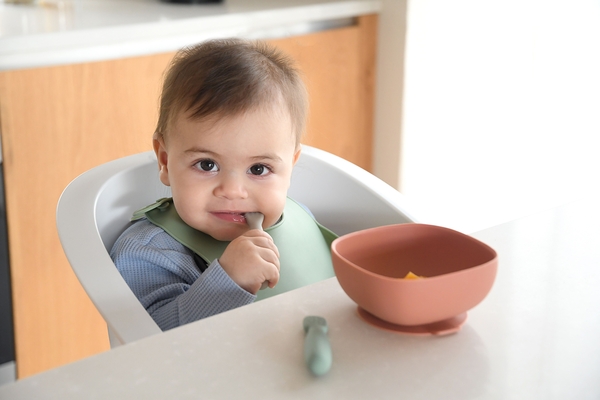 Набор силиконовых ложек Beaba BLW, 4+, 2 шт., зеленый с серым (913578) - Pampik - 6