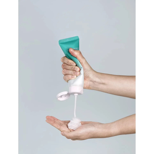Очищувальна пінка для вмивання Mizon Cicaluronic Low pH Cleanser з низьким pH для сухої і чутливої шкіри 120 мл - Pampik - 2