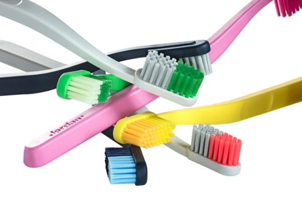 Зубная щетка Jordan Clean Smile Medium, фиолетовій - Pampik - 2