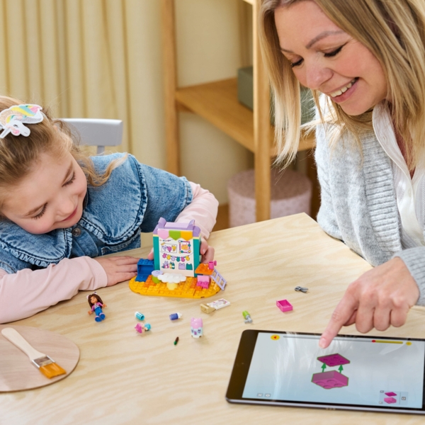 Конструктор LEGO Gabby’s Dollhouse Майструємо з Доцею-Бокс, 60 деталей (10795) - Pampik - 4