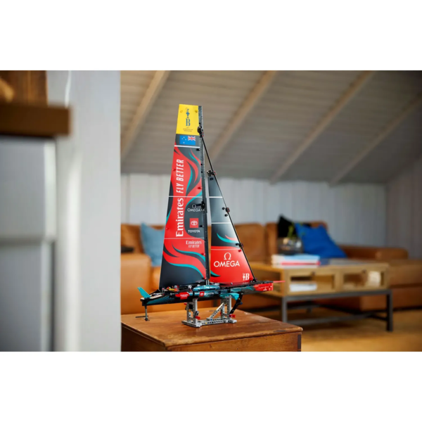 Конструктор LEGO Technic Яхта Emirates Team New Zealand AC75, 962 детали (42174) - Pampik - 12