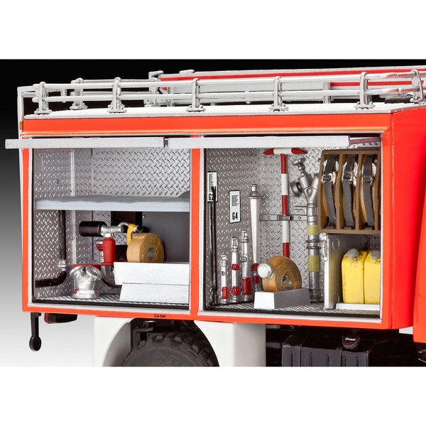 Сборная модель Revell Пожарная машина Mercedes-Benz Unimog U1300L TLF 8/18 уровень 5, масштаб 1:24, 210 деталей (RVL-07512) - Pampik - 10