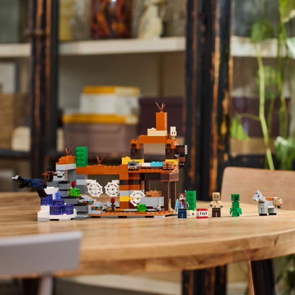 Конструктор LEGO Minecraft Покинута шахта у безплідних землях, 538 деталей (21263) - Pampik - 3