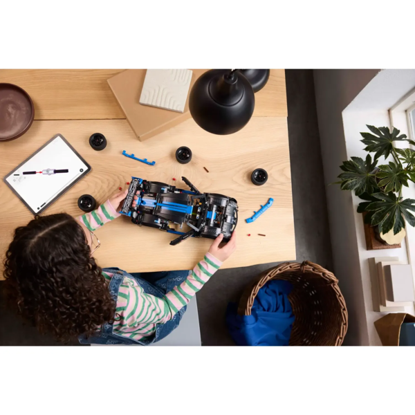 Конструктор LEGO Technic Автомобіль для перегонів Porsche GT4 e-Performance, 834 деталі (42176) - Pampik - 13