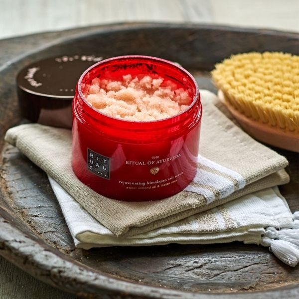 Солевой скраб для тела Rituals The Ritual Of Ayurveda Salt Body Scrub 300 г - Pampik - 4