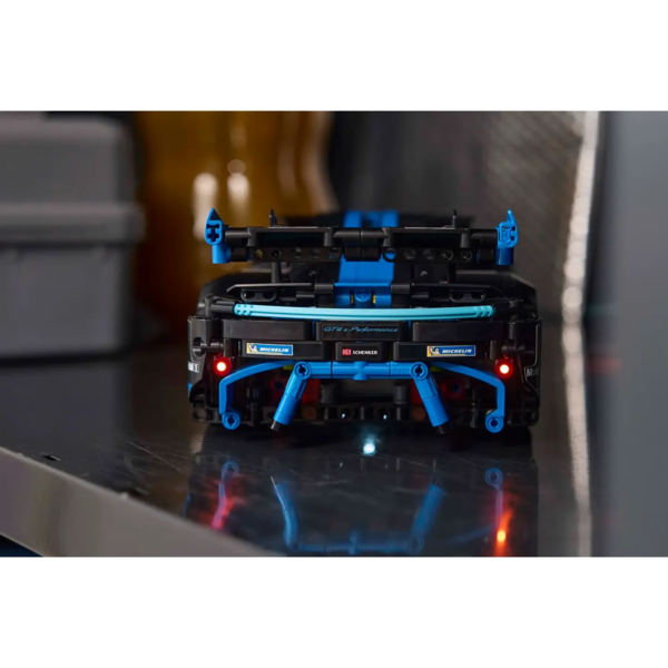 Конструктор LEGO Technic Автомобіль для перегонів Porsche GT4 e-Performance, 834 деталі (42176) - Pampik - 6