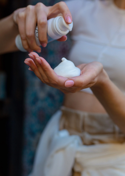 Пенка солнцезащитная для лица и тела TiZO SheerFoam Body & Face Non-Tinted SPF 30, 100 г - Pampik - 3