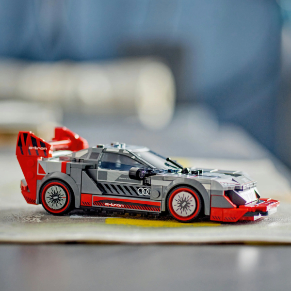 Конструктор LEGO Speed ​​Champions Автомобіль для гонки Audi S1 ​​e-tron quattro, 274 деталі (76921) - Pampik - 8